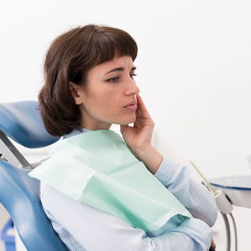 Signs & Symptoms of Tooth Infection Spreading to Your Body or Brain